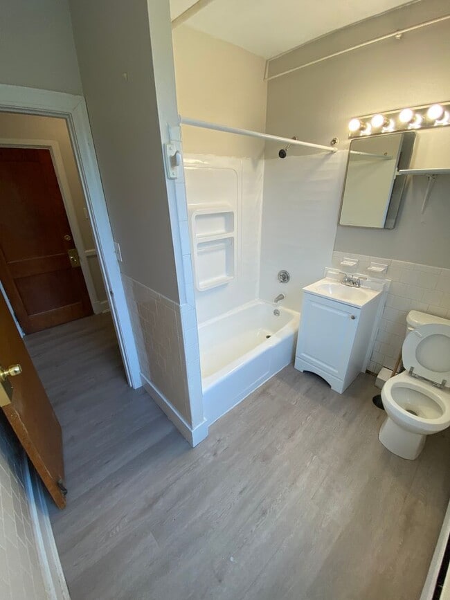 Photo - 423 Pelham St Unit 8