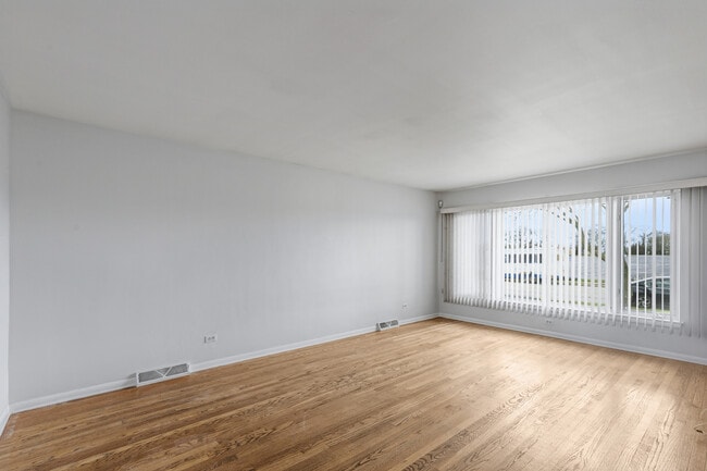 Photo - 8736 N Ozark Ave