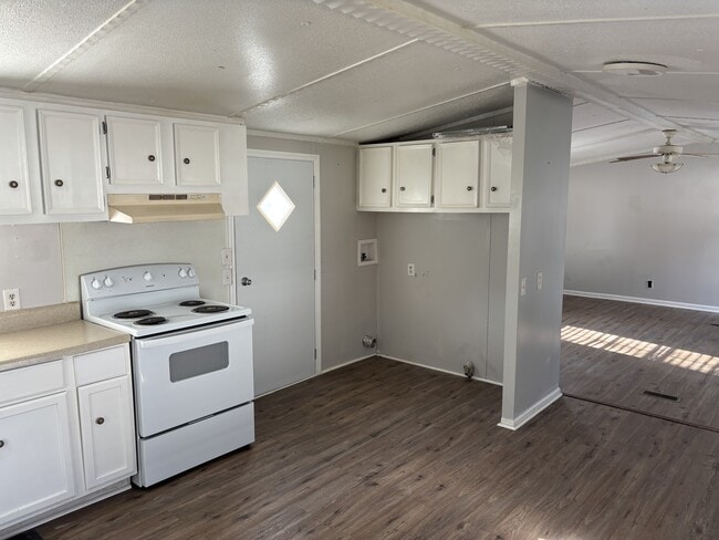 Photo - 559 Wancy Cir