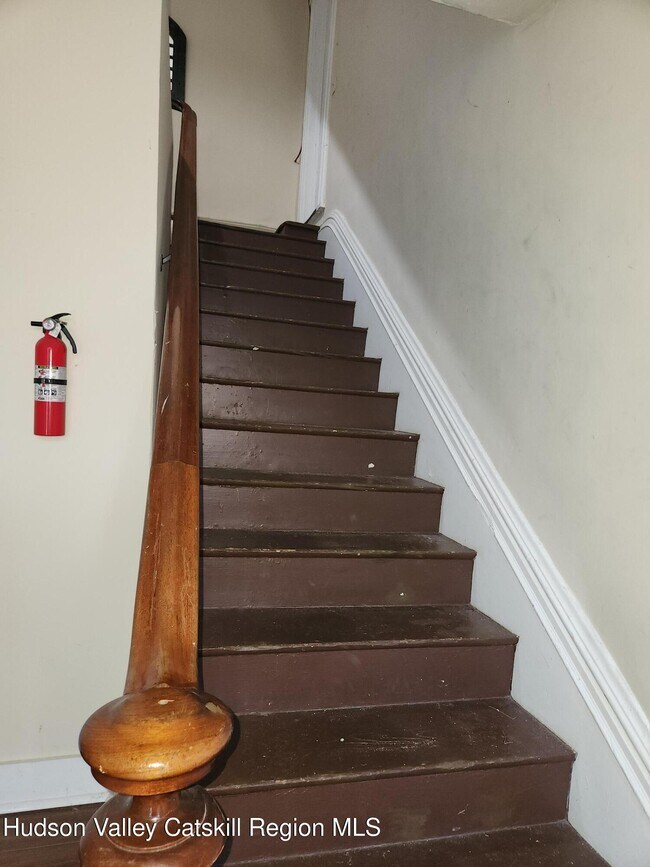 Photo - 5635-5639-5639 NY-82