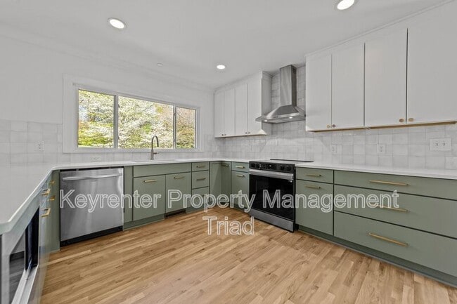 Photo - 3807 W Friendly Ave