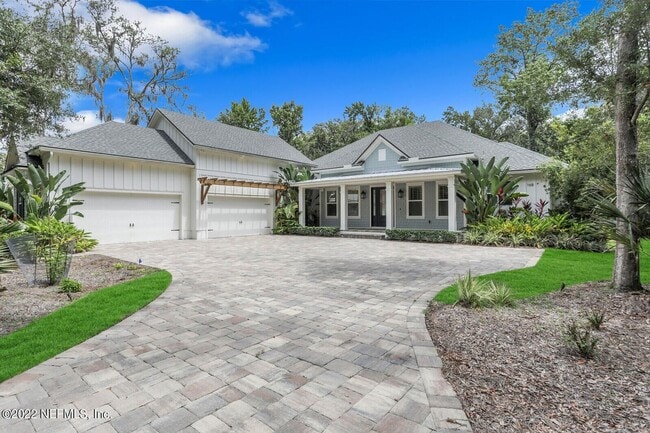 Photo - Gorgeous 5 bedroom/ 3 bathroom cottage home in Palencia for rent!
