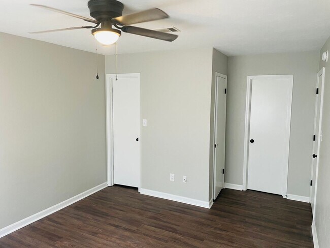 Photo - Spacious Duplex just north of I10 and Monroe