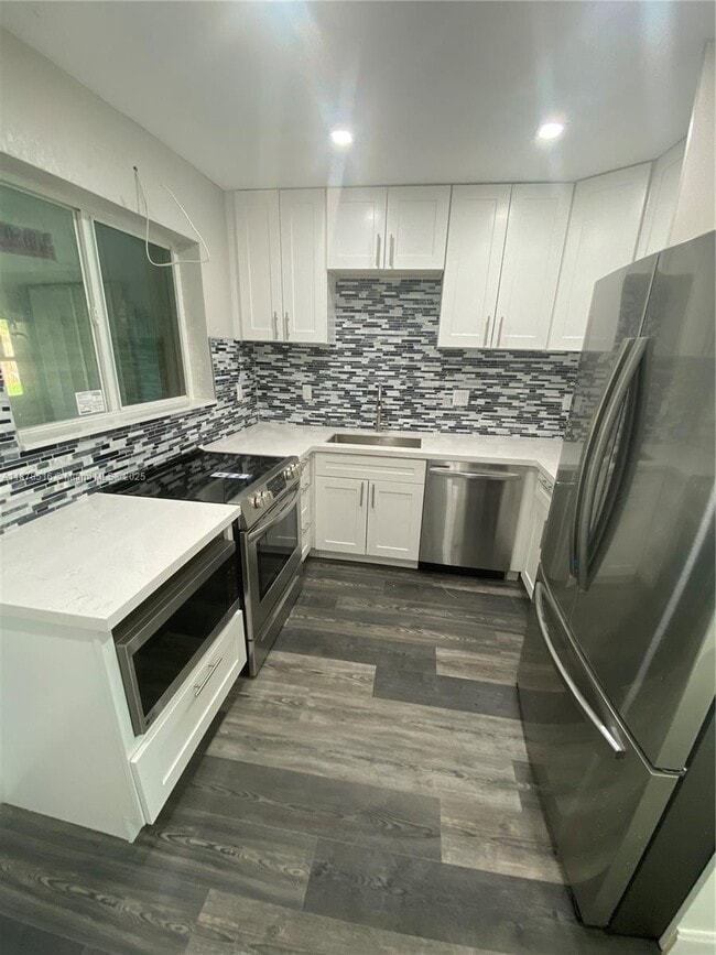 Building Photo - 284 SE 6th Ave Unit 2A