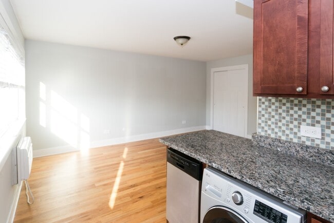 Photo - 704 Elm Pl Unidad J08P