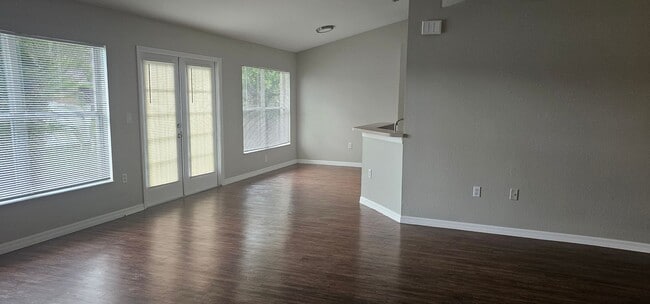 Photo - 1530 SW 19th Ave
