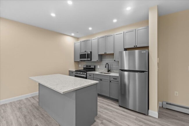 Photo - 86-88 North Winooski Ave Unit Student Rental - RENT BY THE ROOM