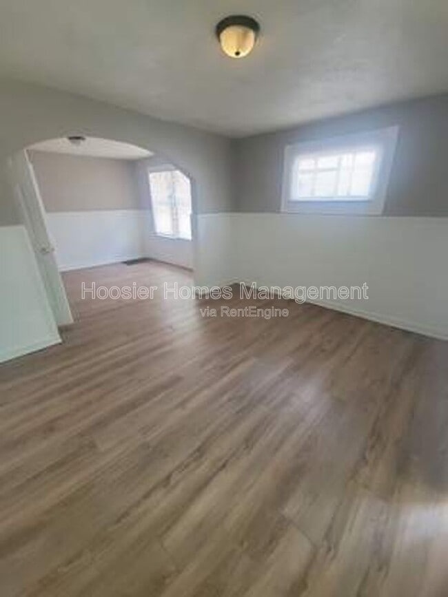 1451 W 34th St