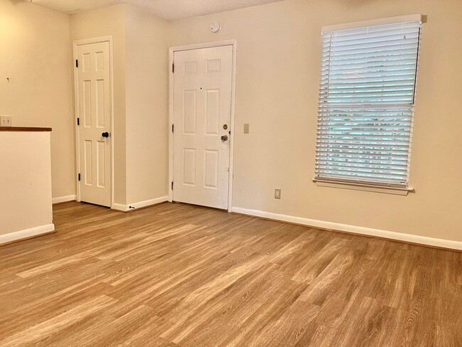 Photo - Lakewood Commons B202