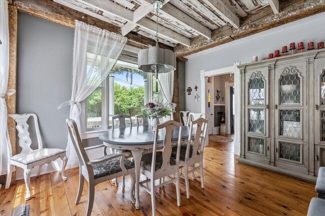 Photo - 123 1/2 Stone Street Unit