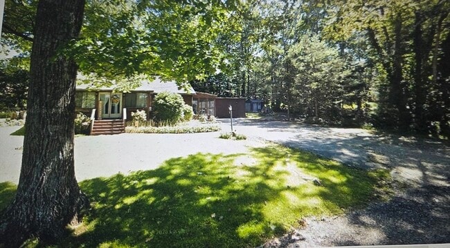 18 Lakeview Dr