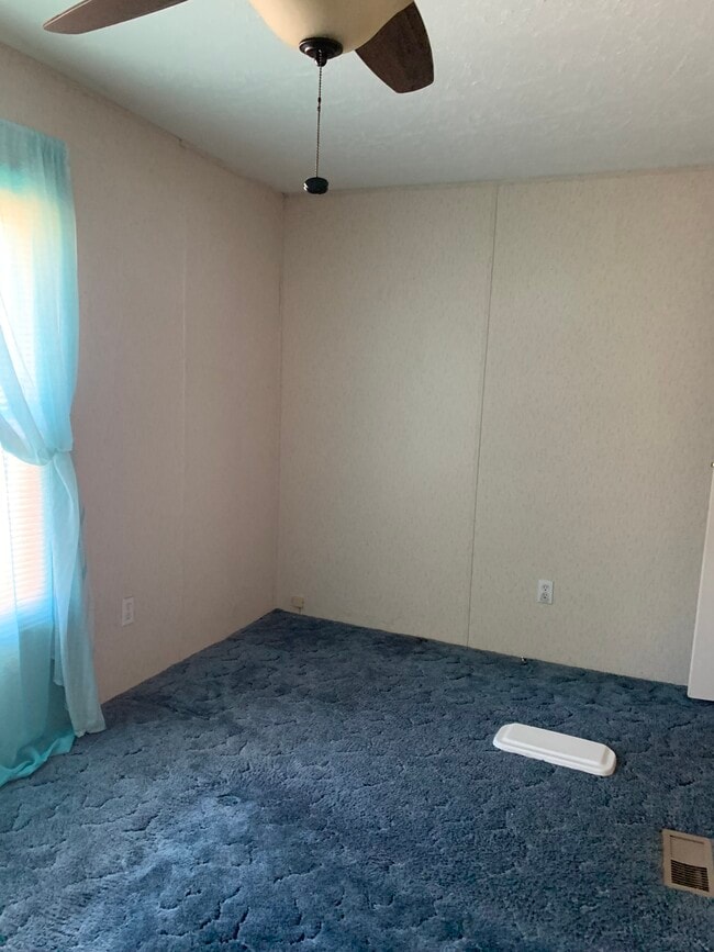 Photo - 1996 Fleetwood Lot 10