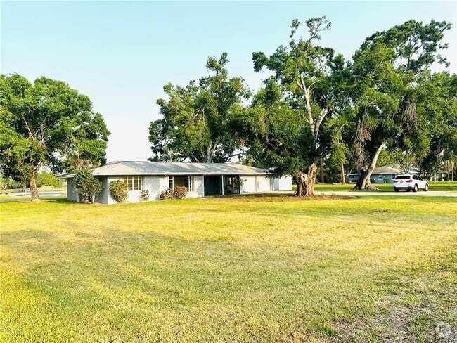 Building Photo - 4634 McIntosh Rd Rental