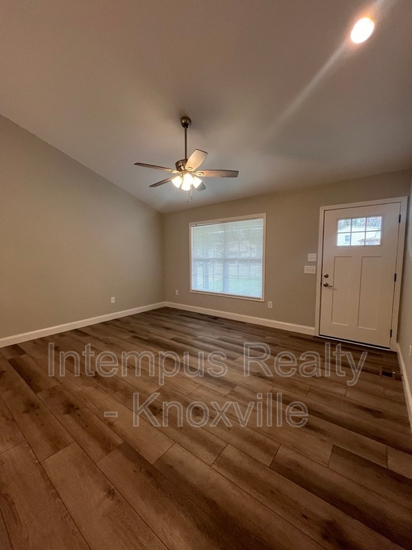 Photo - 355 W Outer Dr