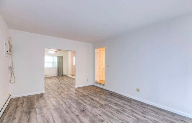 Photo - 370 Blue Point Rd