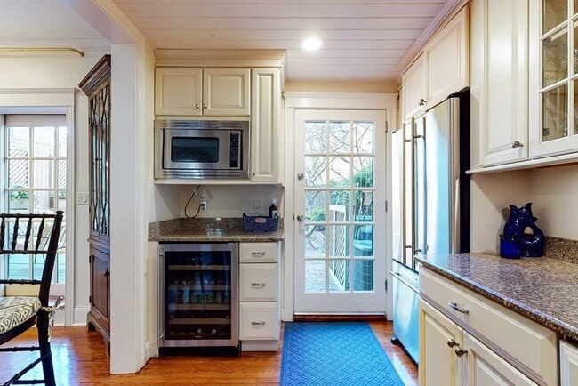 Photo - 127 Pinckney St Unit 1