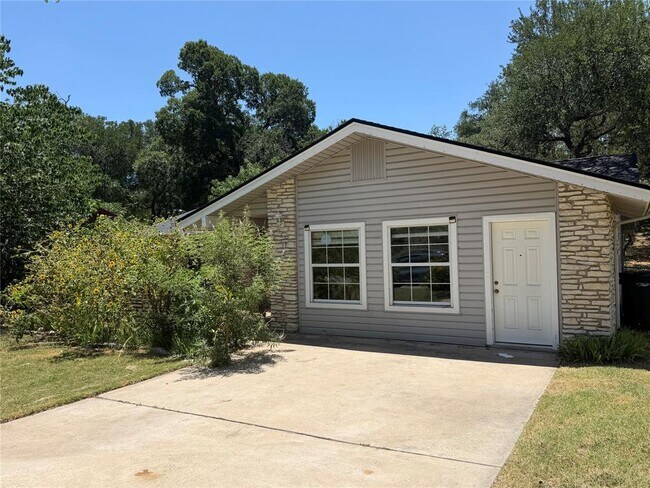 Building Photo - 801 Brushy Creek Dr