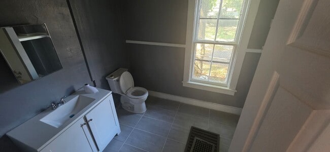 Photo - 243 Chamberlain St