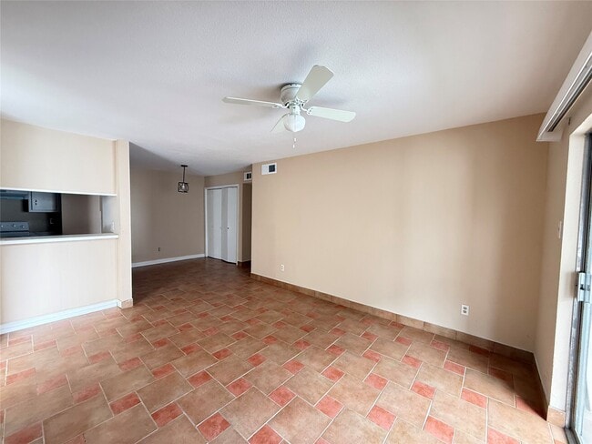 Photo - 7200 Clarewood Dr Unit 605