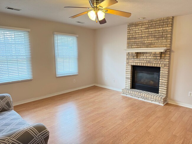 Building Photo - Beautiful 4 BR on Bloomington's east side