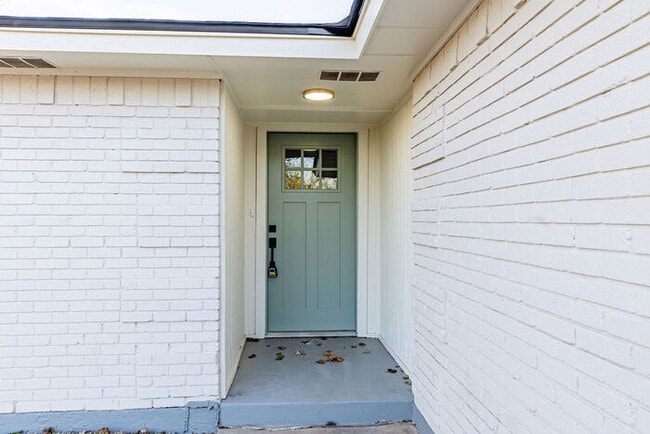 Photo - 600 SE 38th St