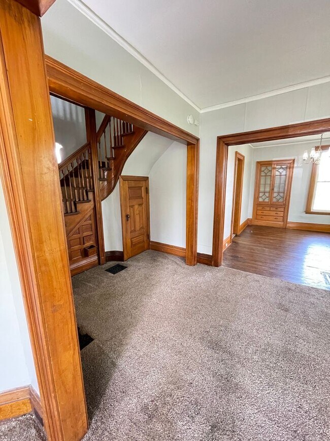 Photo - 207-209 E 7th St Unit 209 E 7th St