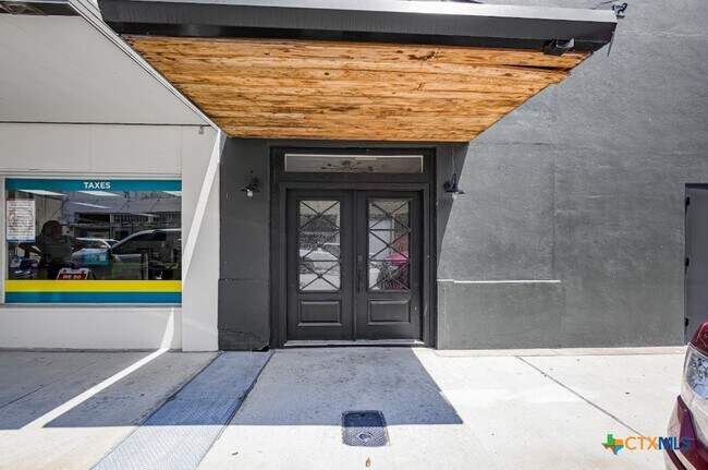 Photo - 123 W May St Unit 2