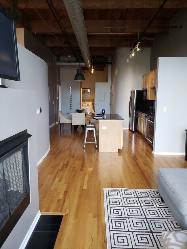 Photo - 1500 W Monroe St Unit 423