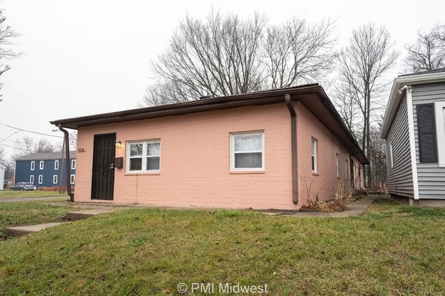 Building Photo - Modern Duplex in Prime Location - Perfect Rental Opportunity in Indianapolis! Unit 2