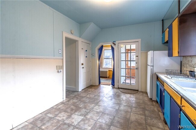 Photo - 107 Hawley St