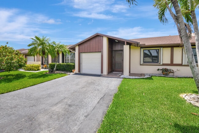 Photo - 15792 Philodendron Cir