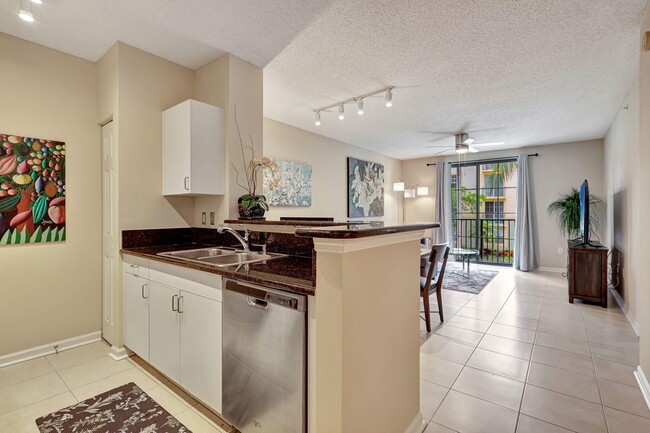 Photo - 630 S Sapodilla Ave Unidad 203