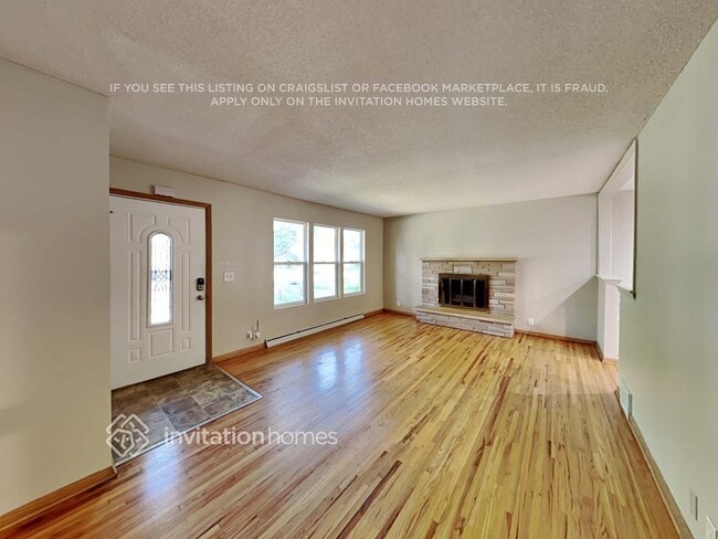 Photo - 1649 Ottawa Ave S