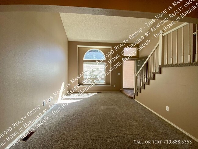 Photo - 5330 Tupper Ct