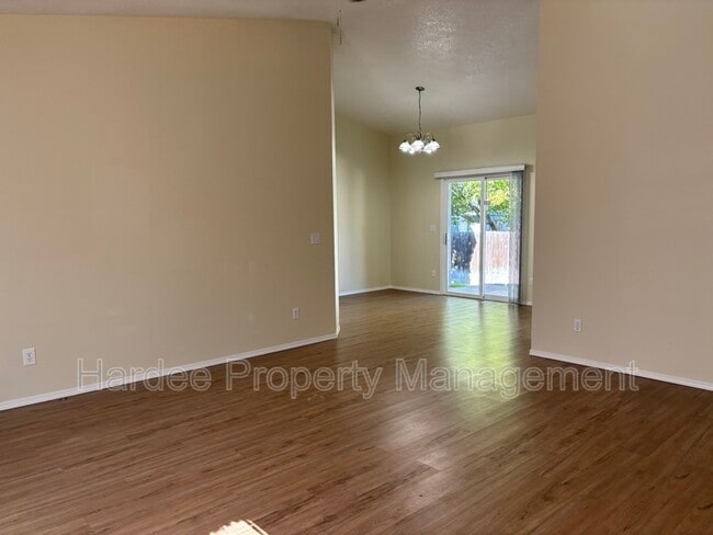 Photo - 1422 Allante Pl