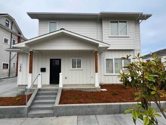 NEWER 3/2 Construction in Eureka! Beautifu... - NEWER 3/2 Construction in Eureka! Beautifu... House
