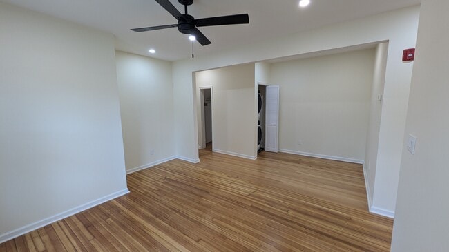 Building Photo - 36 S Main Ave Unit 4