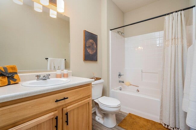 Brookstone Crossing Apartments