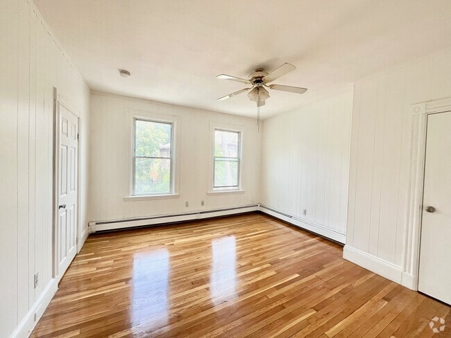 Building Photo - 200 Highland St Unit 3 Rental
