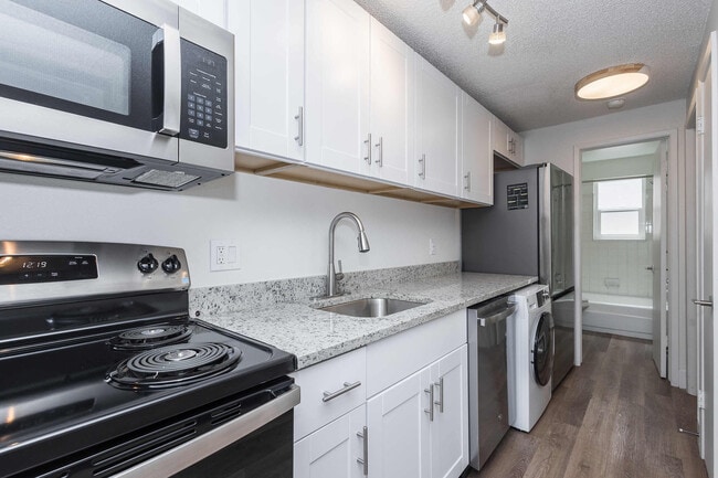 Photo - 1451 Detroit