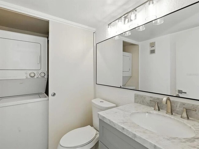 Photo - 7665 Sun Island Dr S Unit 211