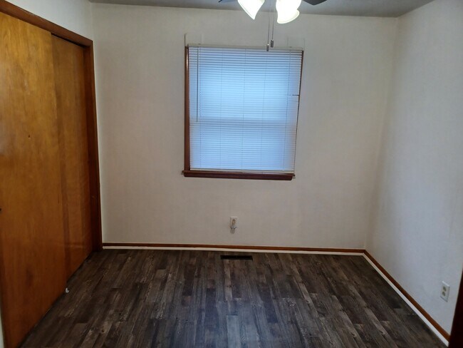 Photo - 321 Elder St