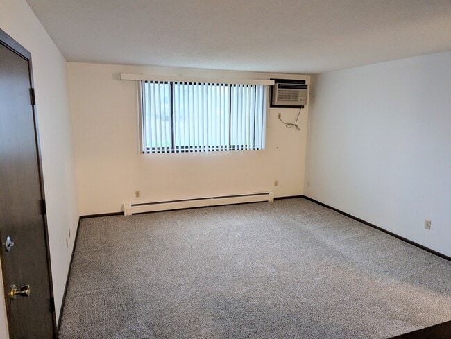 Building Photo - 4570 Vasey Ave Unit 1