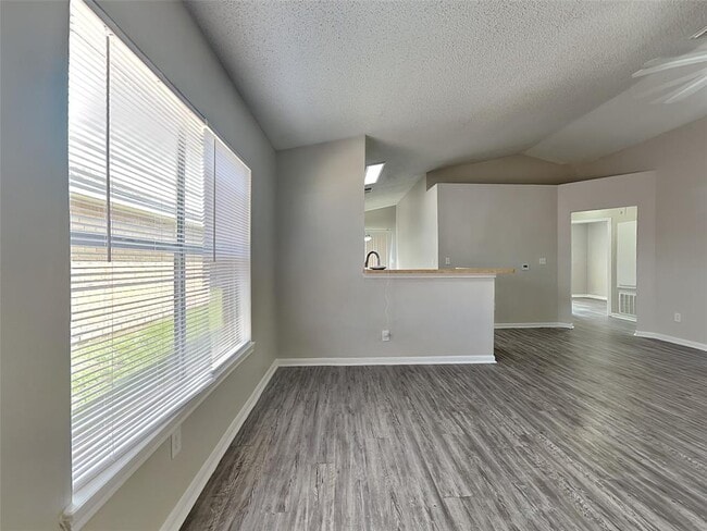 Photo - 3151 Kelling St