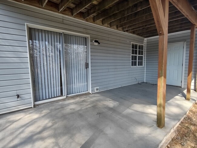 Photo - Move in Ready, End Unit Townhome located i...