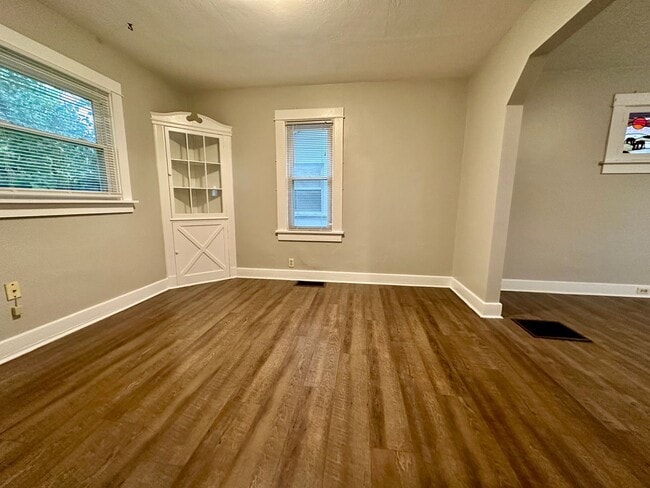 Photo - 1828 Hazel Ave