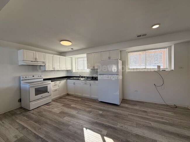 Photo - 284 W Windsor Terrace Unidad 2