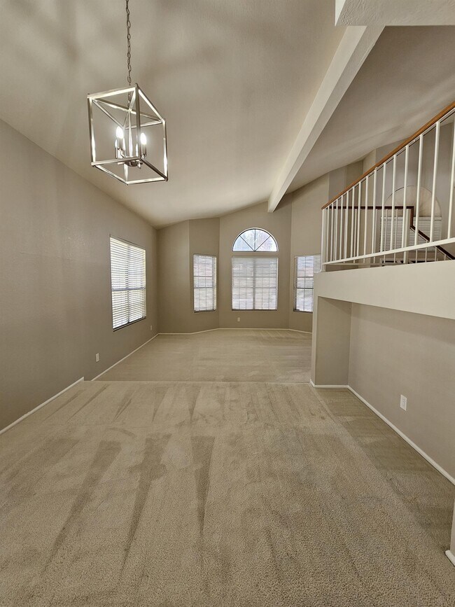 Photo - 110 E Evelyn Ln