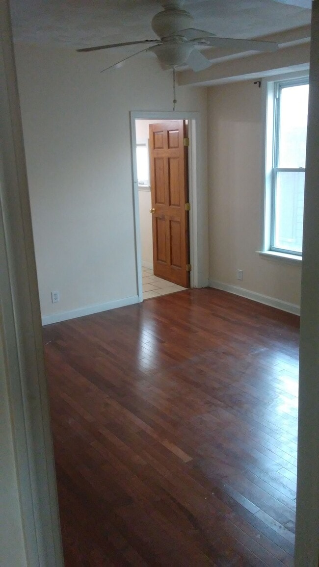 Building Photo - 176 Elm St Unit 2