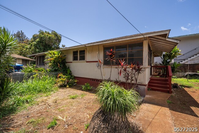 $1800 / 2BR – Approx - 2br/1ba/Tandem pkg ... - $1800 / 2BR – Approx - 2br/1ba/Tandem pkg ... House
